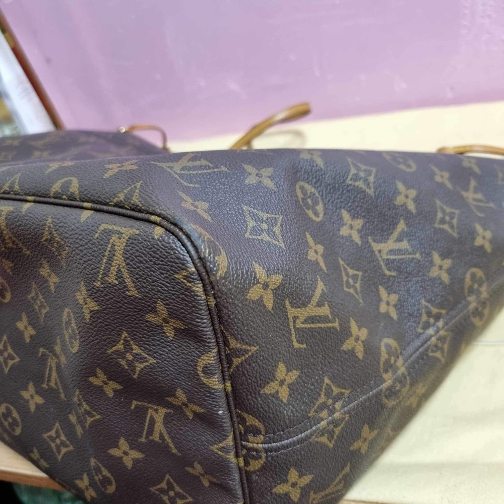 SOLD ‼️Authentic Neverfull GM - Picture 15 of 16